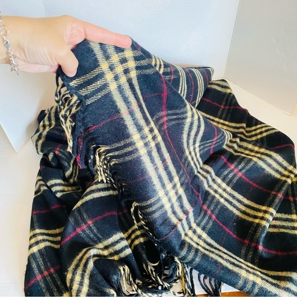 RARE - BURBERRY 100% CASHMERE CHECK LARGE SCARF SHAWL WRAP - Picture 9 of 10